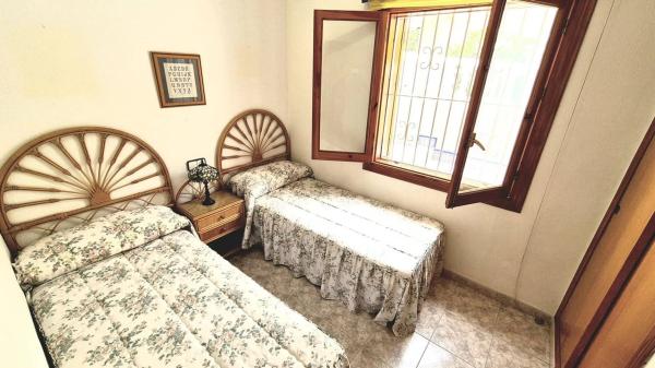 Chalet adosado en calle Moncayo, 27