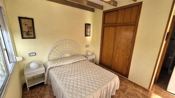 Chalet adosado en calle Moncayo, 27