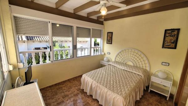 Chalet adosado en calle Moncayo, 27