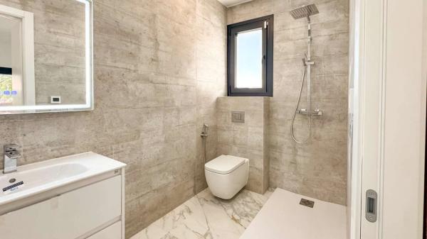 Casa independiente en avenida Angel Garcia Rogel