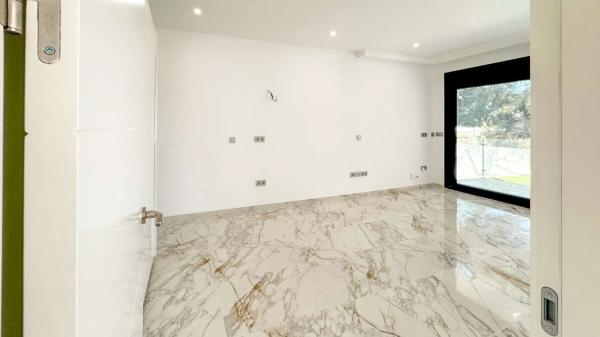 Casa independiente en avenida Angel Garcia Rogel