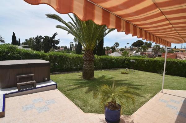 Casa independiente en calle Caramujo