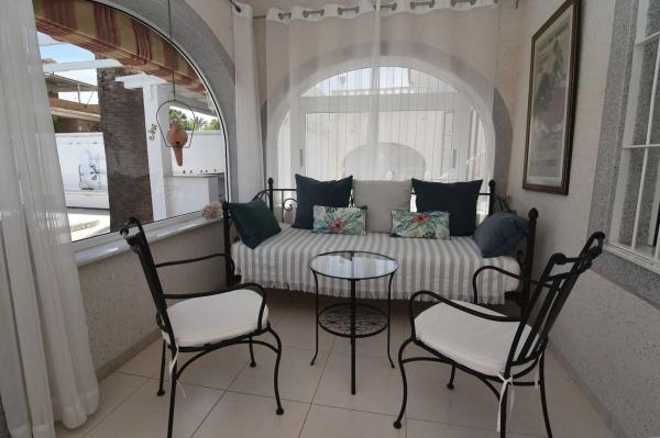 Casa independiente en calle Caramujo