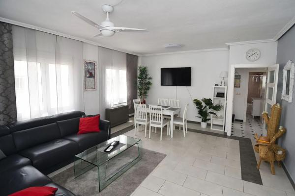 Casa independiente en calle Caramujo