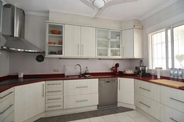 Casa independiente en calle Caramujo