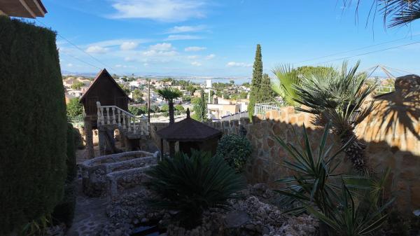 Casa independiente en Av Torrevieja Bal, 177
