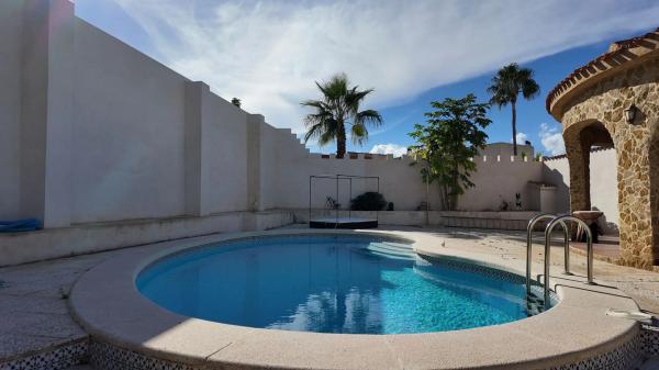 Casa independiente en Av Torrevieja Bal, 177