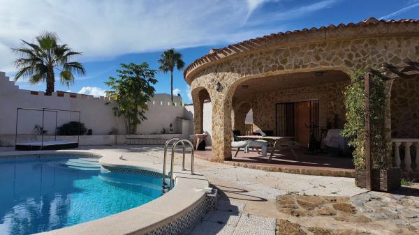 Casa independiente en Av Torrevieja Bal, 177