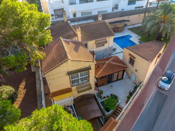 Casa independiente en avenida Tomas Martinez Domenech