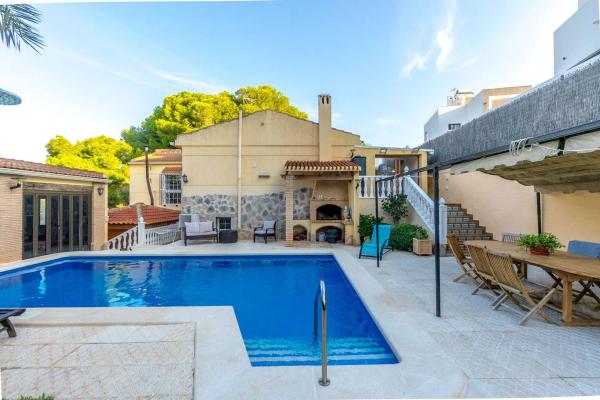 Casa independiente en avenida Tomas Martinez Domenech