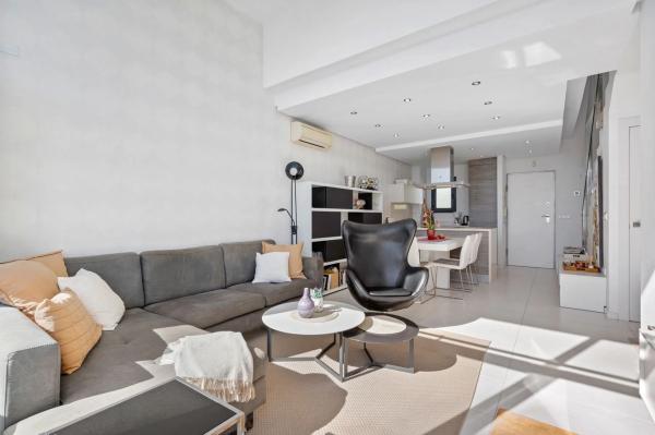 Chalet pareado en calle Humedal, 2