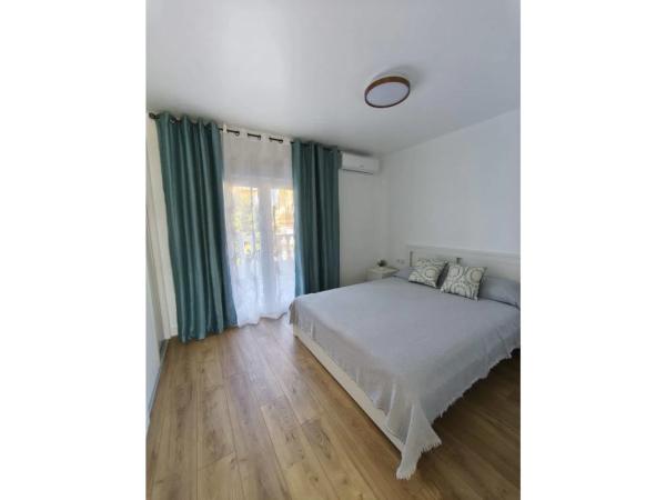 Chalet adosado en calle José Pérez Gómez, 105 -122