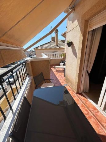 Casa independiente en avenida Alonso de Quijano