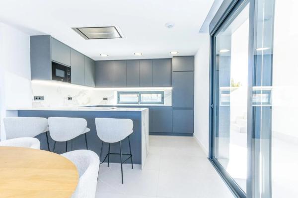 Casa independiente en avenida Asociación Victimas del Terrorismo