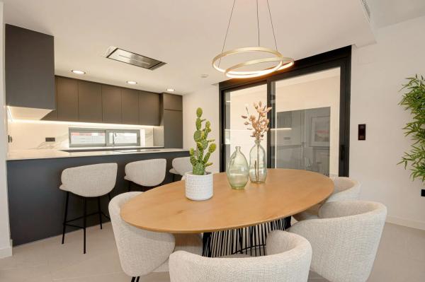 Casa independiente en avenida Asociación Victimas del Terrorismo