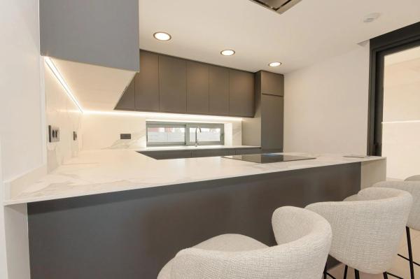 Casa independiente en avenida Asociación Victimas del Terrorismo