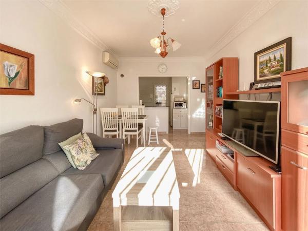 Chalet adosado en calle Tritón