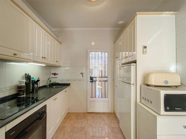 Chalet adosado en calle Tritón