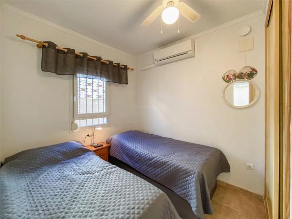 Chalet adosado en calle Tritón