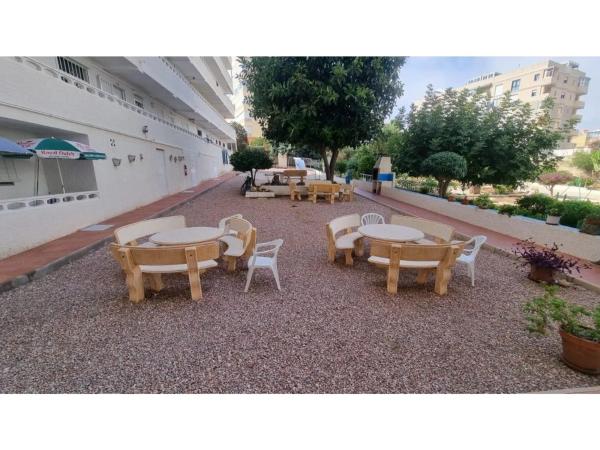 Piso en avenida Corinto, 108 -106