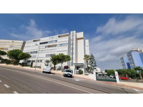 Piso en avenida Corinto, 108 -106