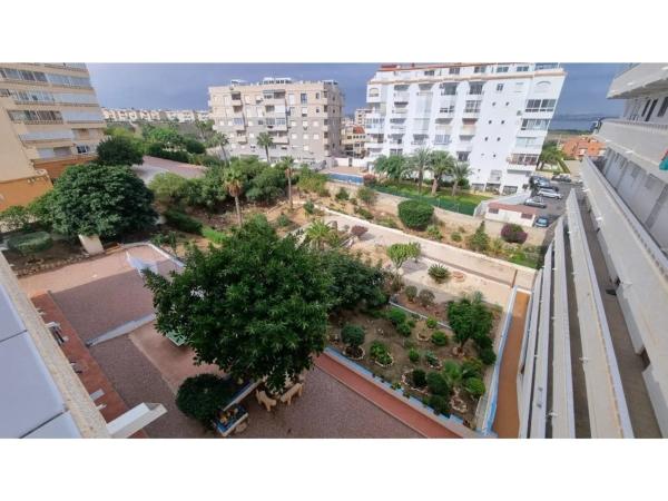 Piso en avenida Corinto, 108 -106