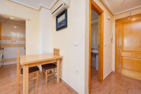 Estudio en calle Caritas, 2