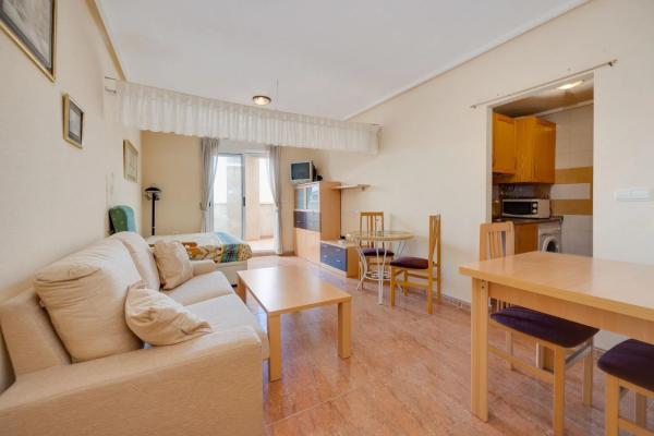 Estudio en calle Caritas, 2