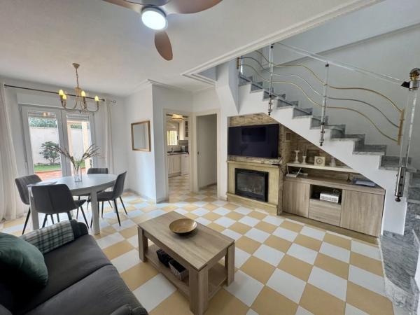 Casa independiente en calle Colomer