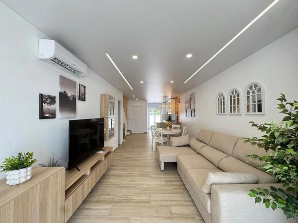 Chalet adosado en avenida Paris