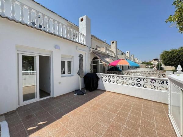 Chalet adosado en avenida Paris