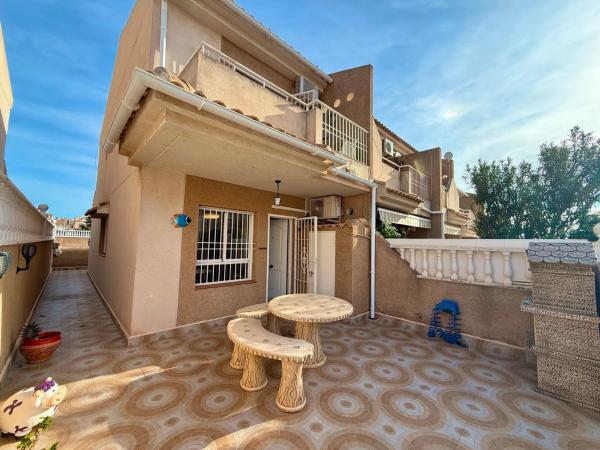 Chalet pareado en avenida Alonso de Quijano