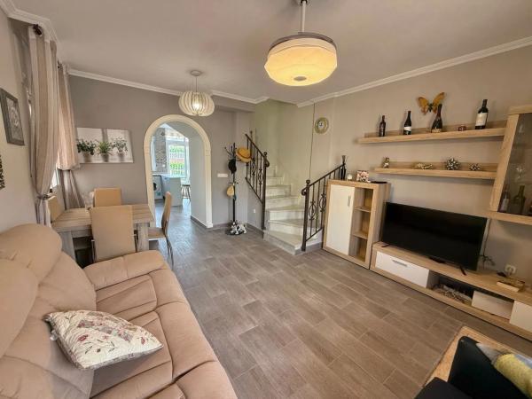 Chalet pareado en avenida Alonso de Quijano