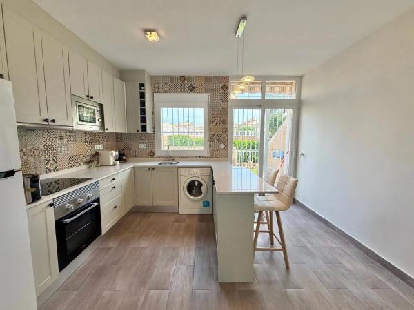 Chalet pareado en avenida Alonso de Quijano