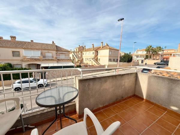 Chalet pareado en avenida Alonso de Quijano