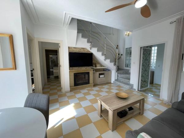 Casa independiente en calle Alborán