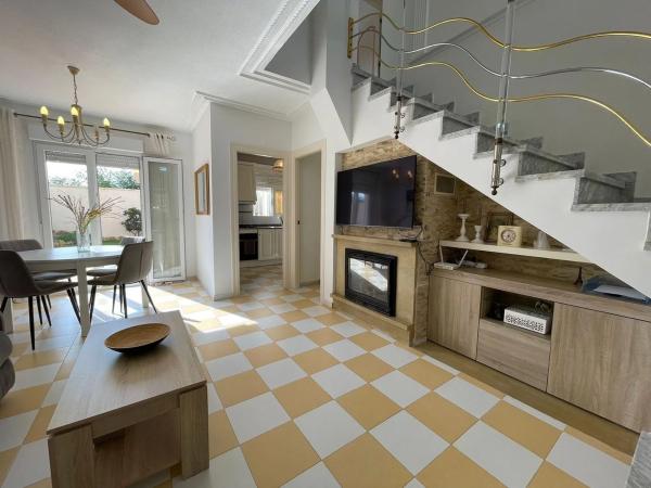 Casa independiente en calle Alborán