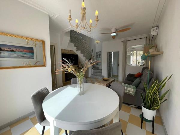 Casa independiente en calle Alborán