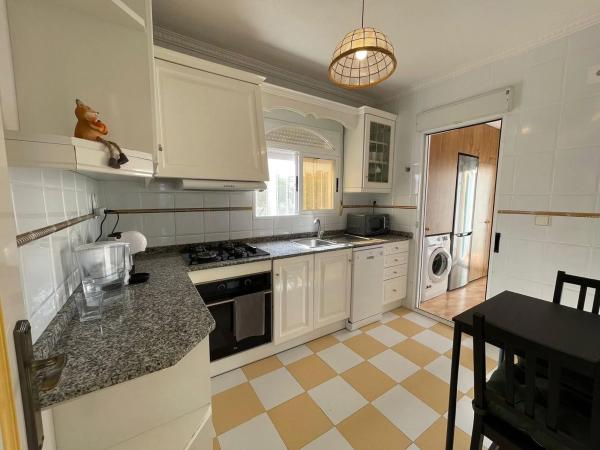 Casa independiente en calle Alborán