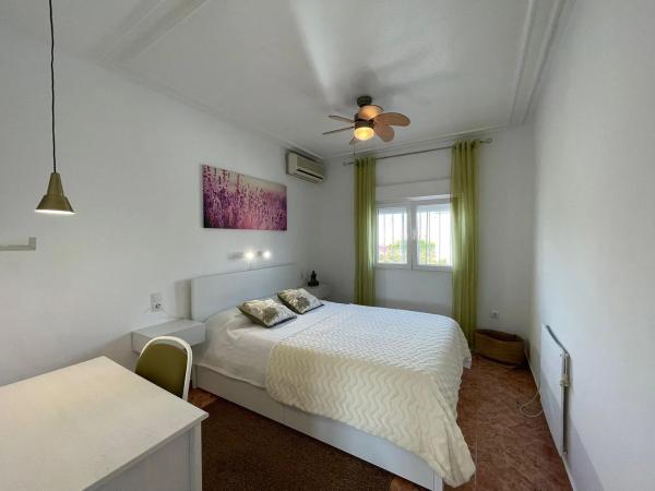 Casa independiente en calle Alborán