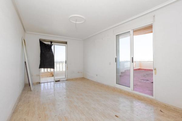 Piso en calle Joven Pura