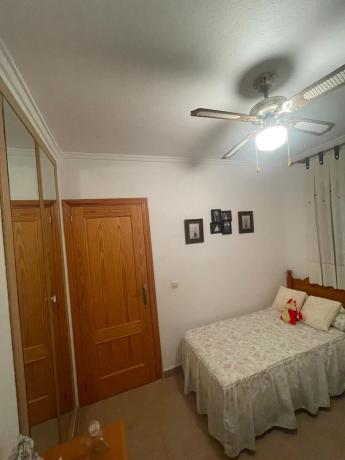 Casa independiente en calle Baco los Cisnis