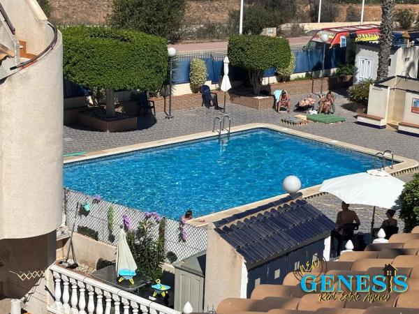 Chalet pareado en Ur San Jose Sector 10, 21