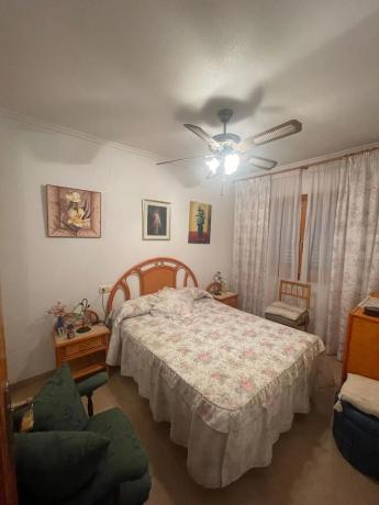 Casa independiente en calle Baco los Cisnis