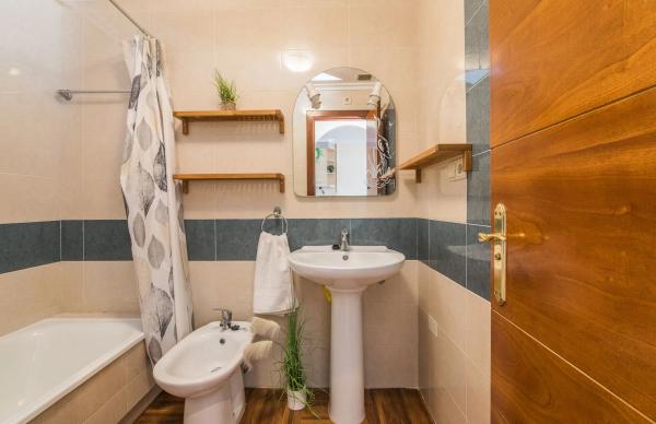 Chalet adosado en avenida Asociación Victimas del Terrorismo, 43