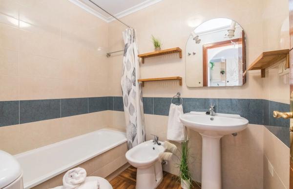 Chalet adosado en avenida Asociación Victimas del Terrorismo, 43