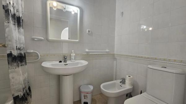 Casa independiente en calle Avellaneda