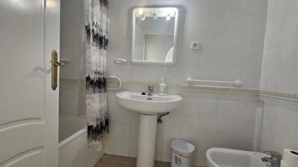 Casa independiente en calle Avellaneda