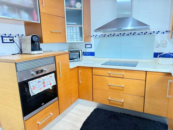 Chalet adosado en calle Joven Pura