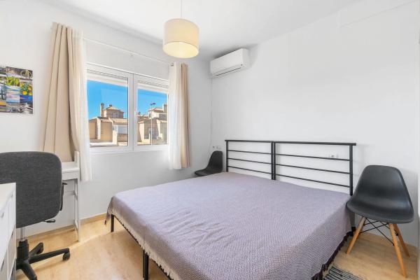 Chalet pareado en calle Ariadna, 6